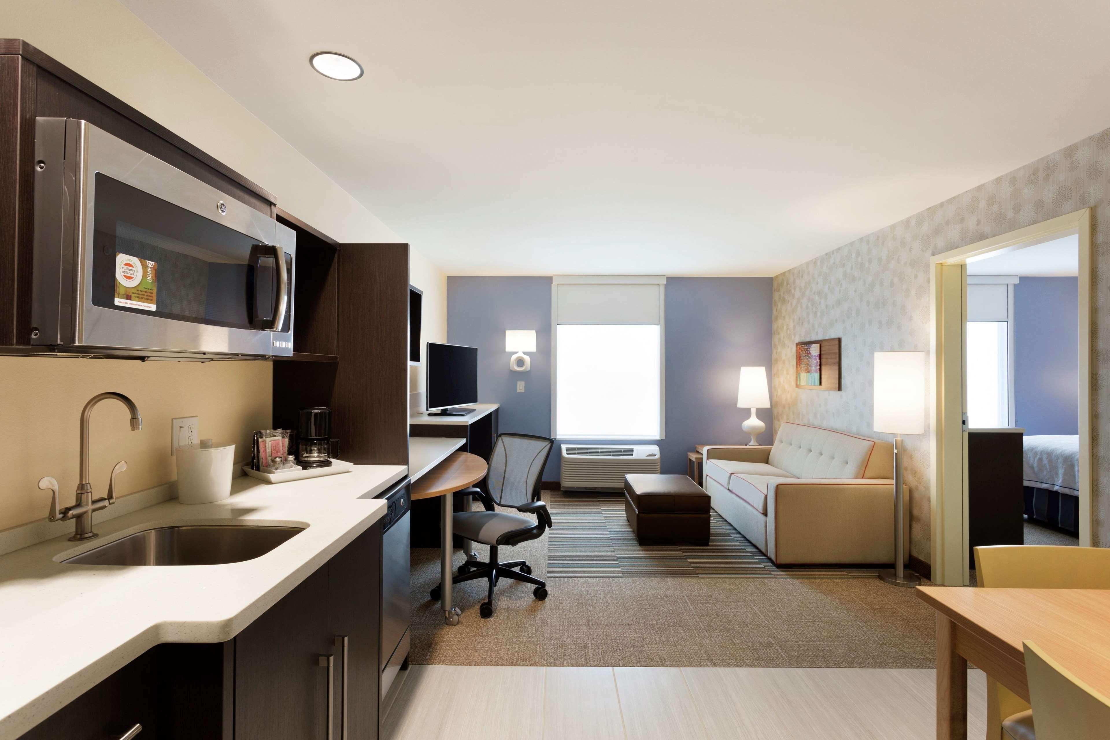 Home2 Suites By Hilton Мидленд Экстерьер фото